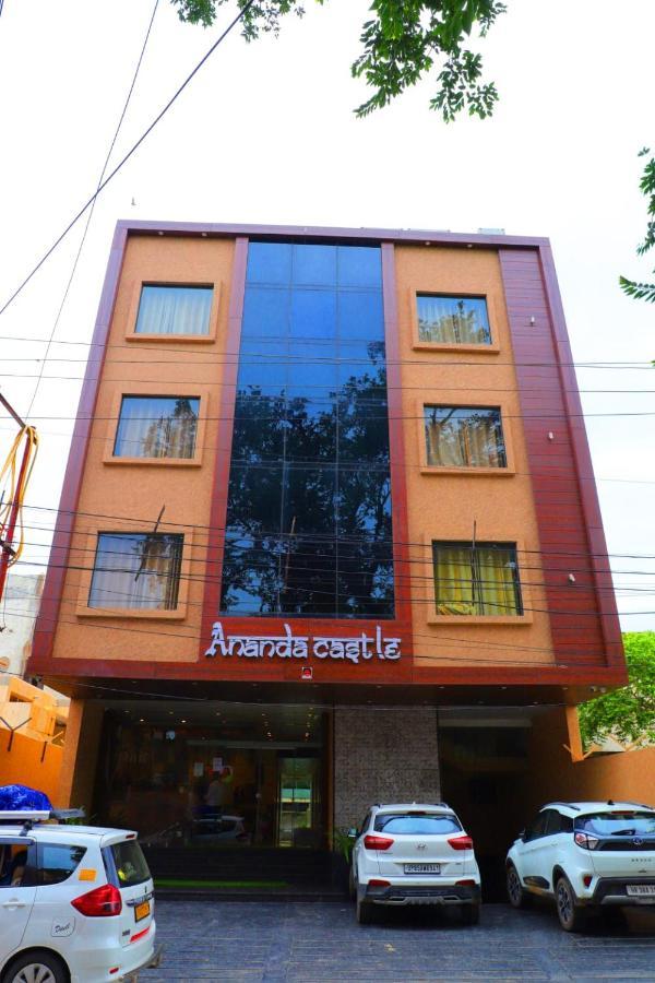 Ananda Castle Hotel Vrindāvan Buitenkant foto