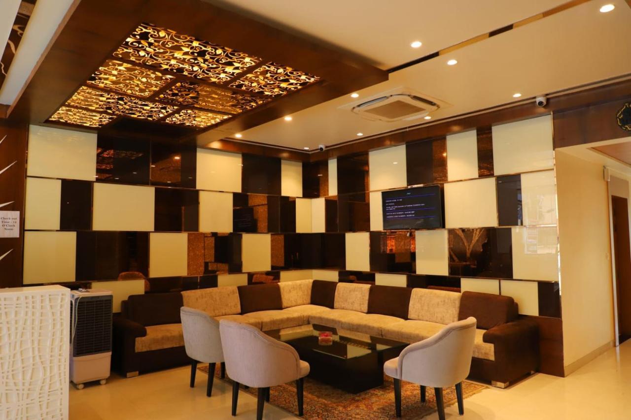 Ananda Castle Hotel Vrindāvan Buitenkant foto