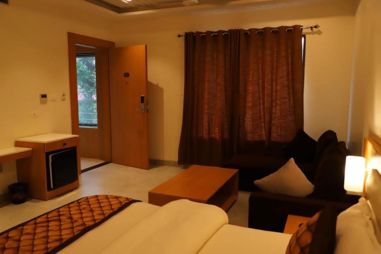Ananda Castle Hotel Vrindāvan Buitenkant foto